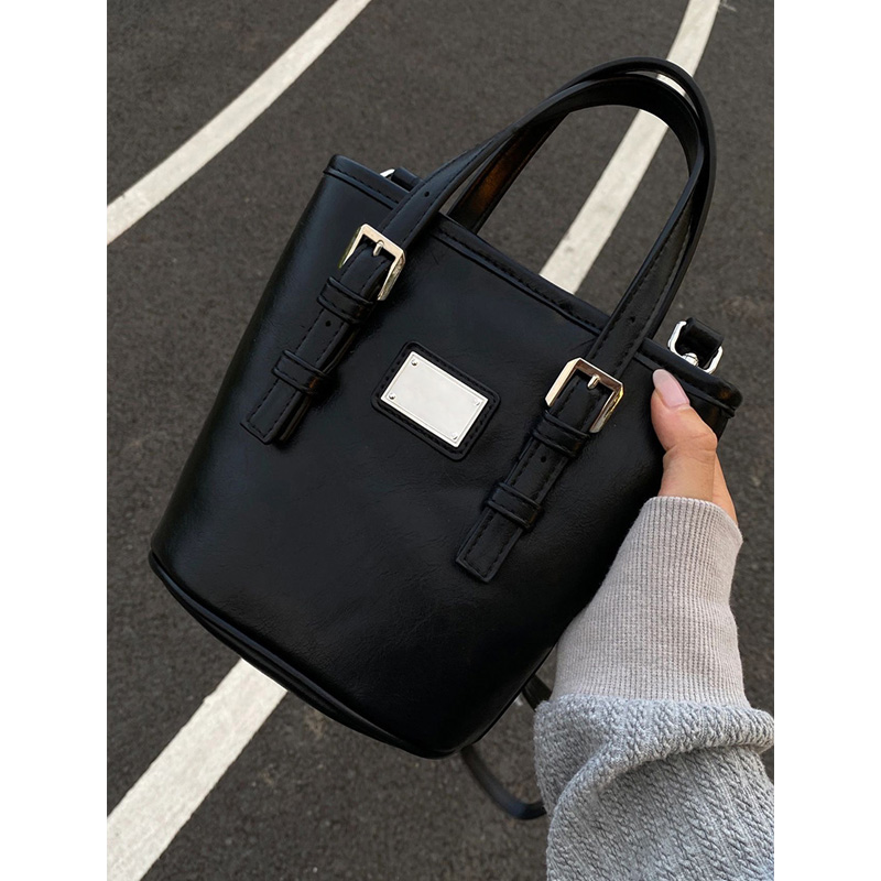2023 Korean-Style Retro Bucket Bag for Women - Trendy Handheld Commuting Bag, High-End Niche Design, Crossbody Option