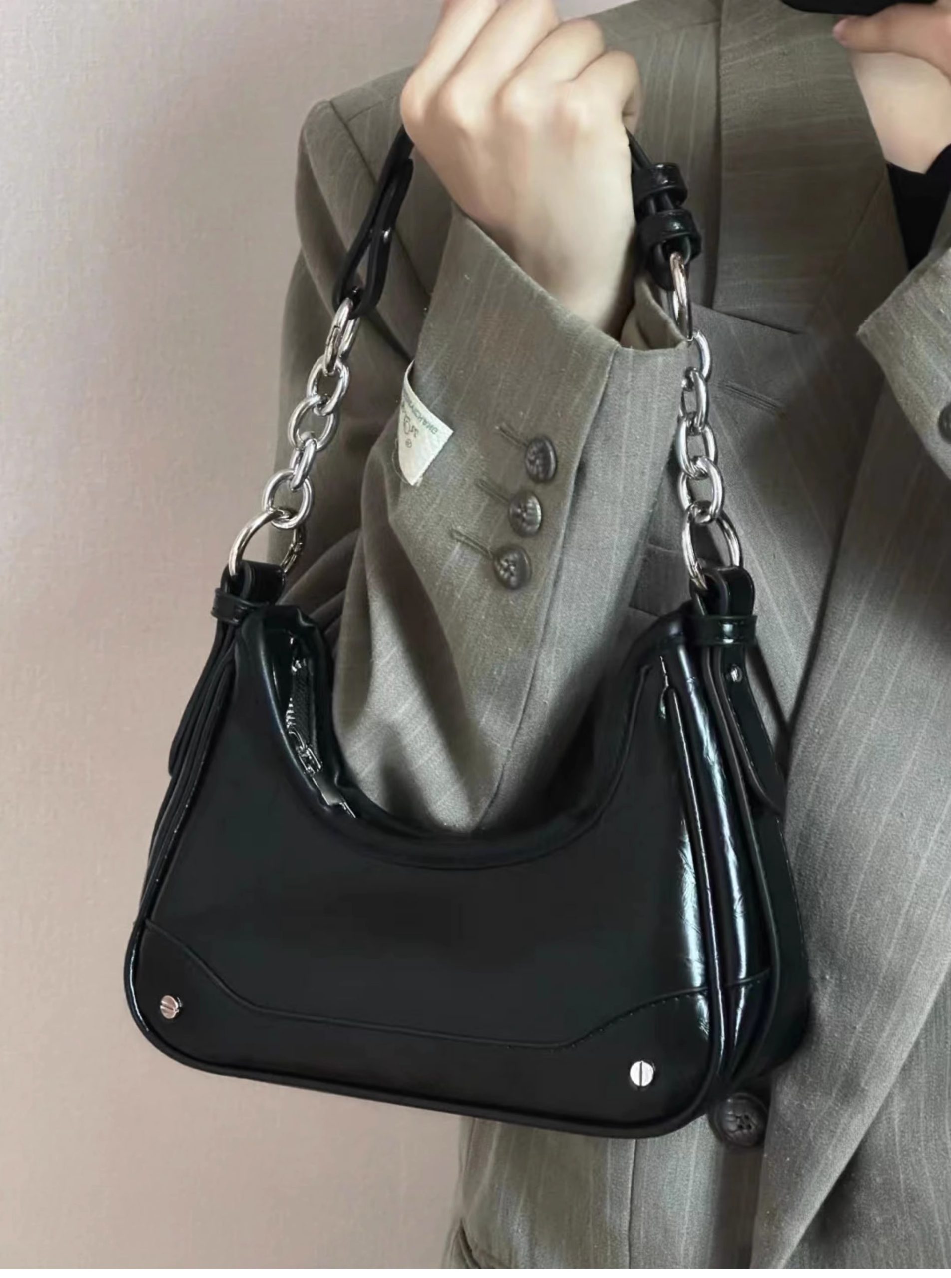 2023 Silver Underarm Bag for Women, Handheld Chain Baguette, Versatile High-End Shoulder Crossbody Bag 2023 Silver Underarm Bag for Women, Handheld Chain Baguette, Versatile High-End Shoulder Crossbody Bag