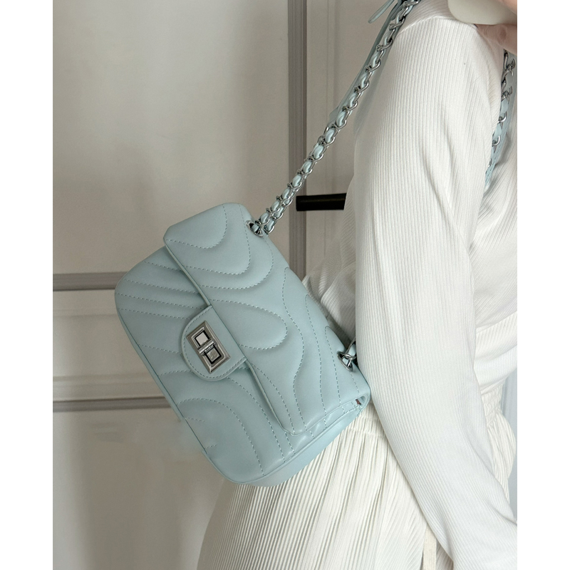 2023 Trendy Women's Embroidered Chain Shoulder Bag with Lock Buckle - Versatile Summer Style, Small Size, Fashionable Design 2023 Trendy Women's Embroidered Chain Shoulder Bag with Lock Buckle - Versatile Summer Style, Small Size, Fashionable Design