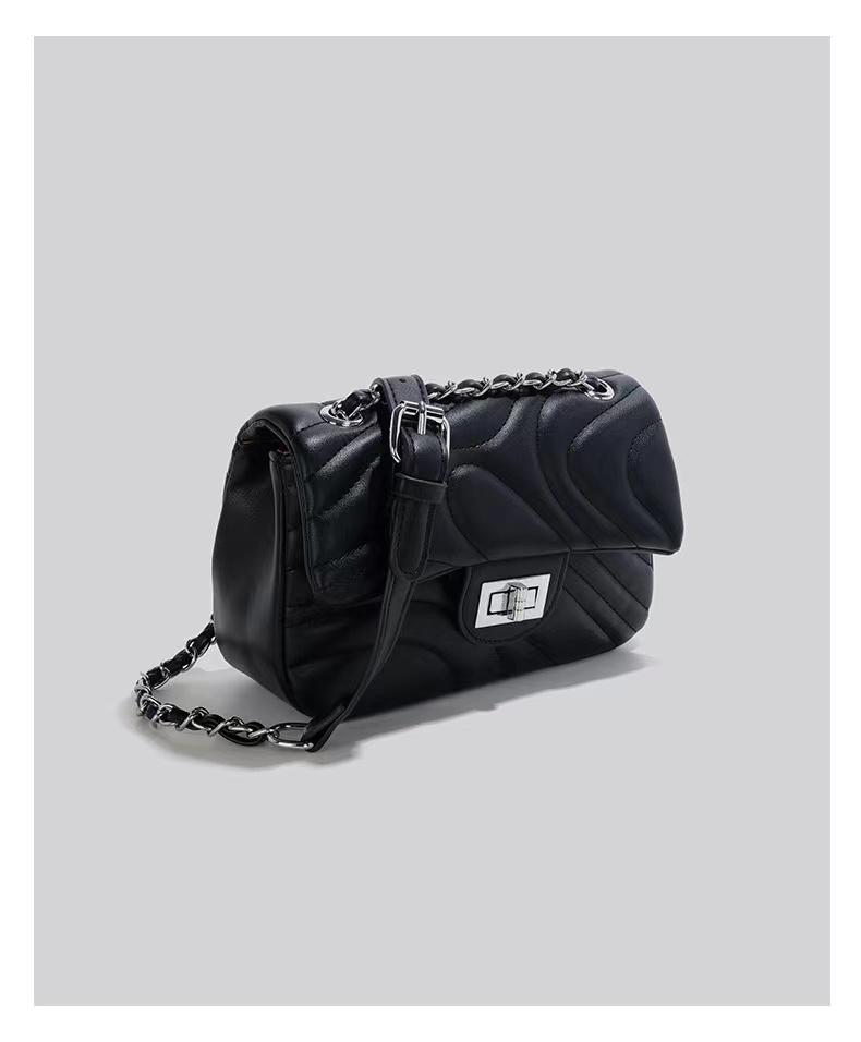 2023 Trendy Women's Embroidered Chain Shoulder Bag with Lock Buckle - Versatile Summer Style, Small Size, Fashionable Design 2023 Trendy Women's Embroidered Chain Shoulder Bag with Lock Buckle - Versatile Summer Style, Small Size, Fashionable Design