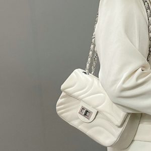 2023 Trendy Women's Embroidered Chain Shoulder Bag with Lock Buckle - Versatile Summer Style, Small Size, Fashionable Design