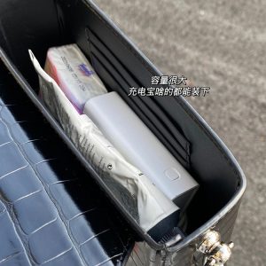 2023 Women's Crocodile Pattern Tote Bag - Small Square Handbag, Versatile Shoulder Crossbody Style, Trendy and Fashionable