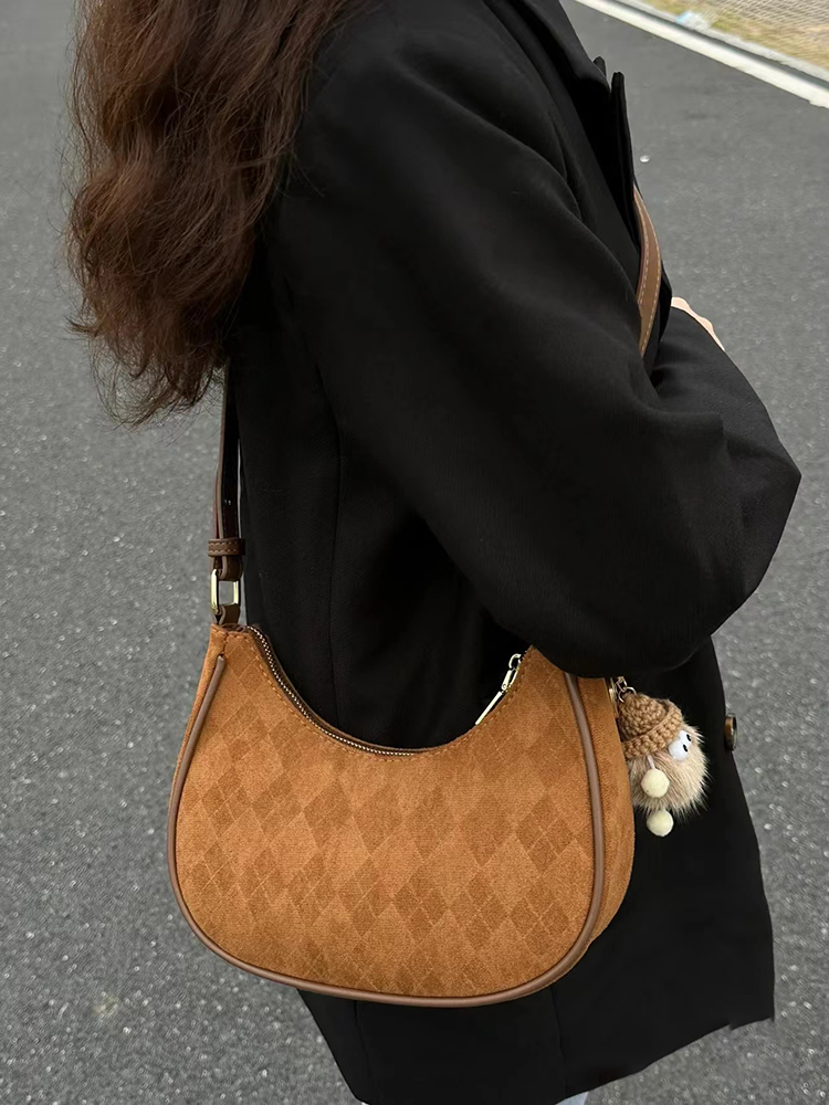 2023 Women's High-End Spring Summer Handbag | Versatile Underarm Shoulder & Crossbody Bag, Fashionable Niche Style 2023 Women's High-End Spring Summer Handbag | Versatile Underarm Shoulder & Crossbody Bag, Fashionable Niche Style