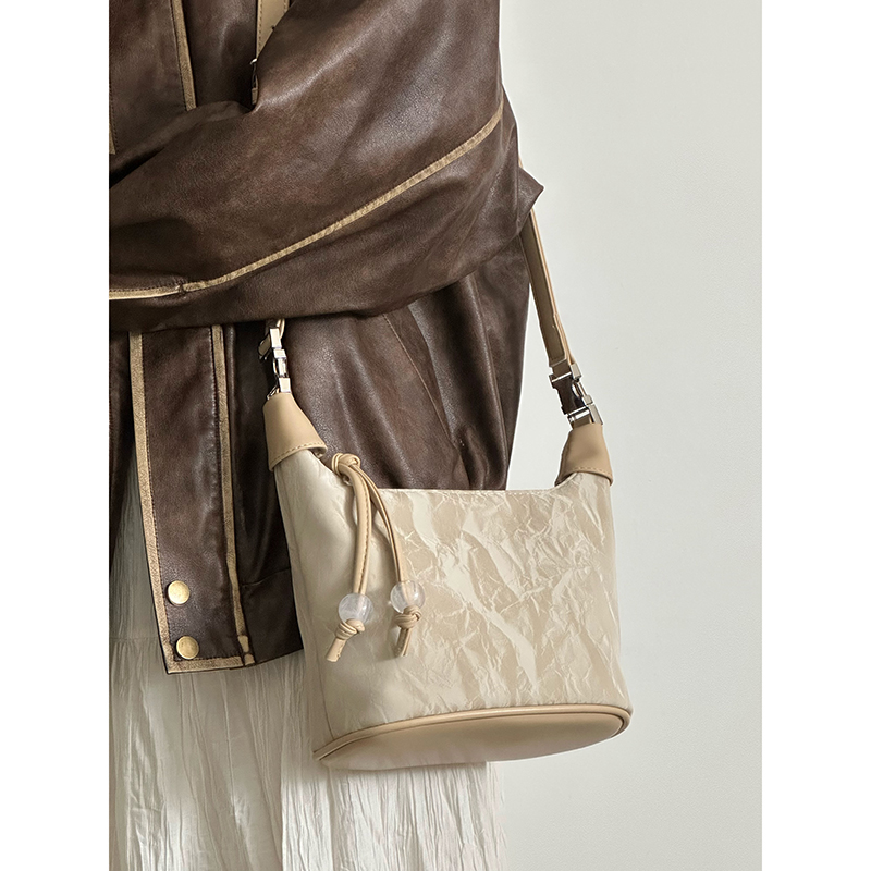 2024 Chinese-Style Handbag for Women - Versatile Work and Commuting Handheld, Underarm, Shoulder, and Crossbody Bag 2024 Chinese-Style Handbag for Women - Versatile Work and Commuting Handheld, Underarm, Shoulder, and Crossbody Bag