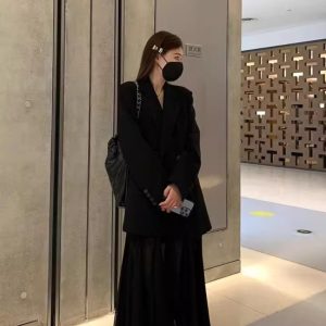 2025 Autumn Women's Oversized Black Suit Jacket, Casual Loose Blazer, Slimming Design for Stylish Fall Looks