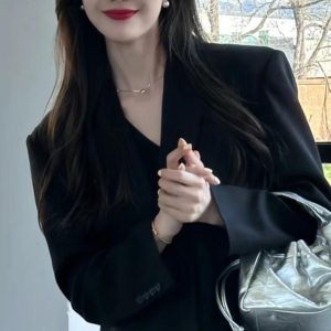 2025 Spring Oversized Black Blazer for Women, Casual Loose Fit Slimming Suit, Trendy High-End Jacket