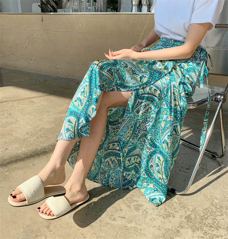 2025 Summer A-Line Floral Beach Skirt for Curvy Hips & Thighs - Irregular Long Design, Perfect for Boho and Y2K Styles 2025 Summer A-Line Floral Beach Skirt for Curvy Hips & Thighs - Irregular Long Design, Perfect for Boho and Y2K Styles