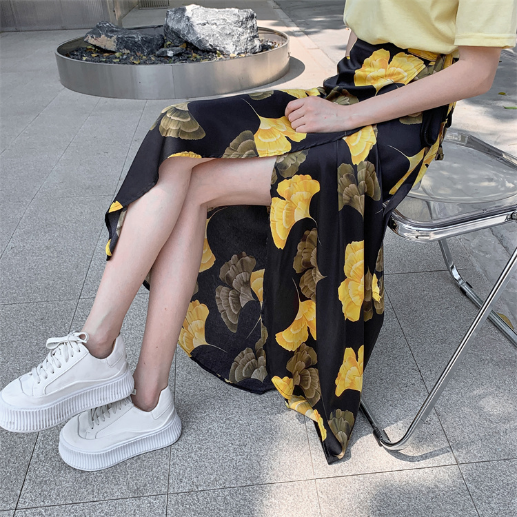 2025 Summer A-Line Floral Beach Skirt for Curvy Hips & Thighs - Irregular Long Design, Perfect for Boho and Y2K Styles 2025 Summer A-Line Floral Beach Skirt for Curvy Hips & Thighs - Irregular Long Design, Perfect for Boho and Y2K Styles