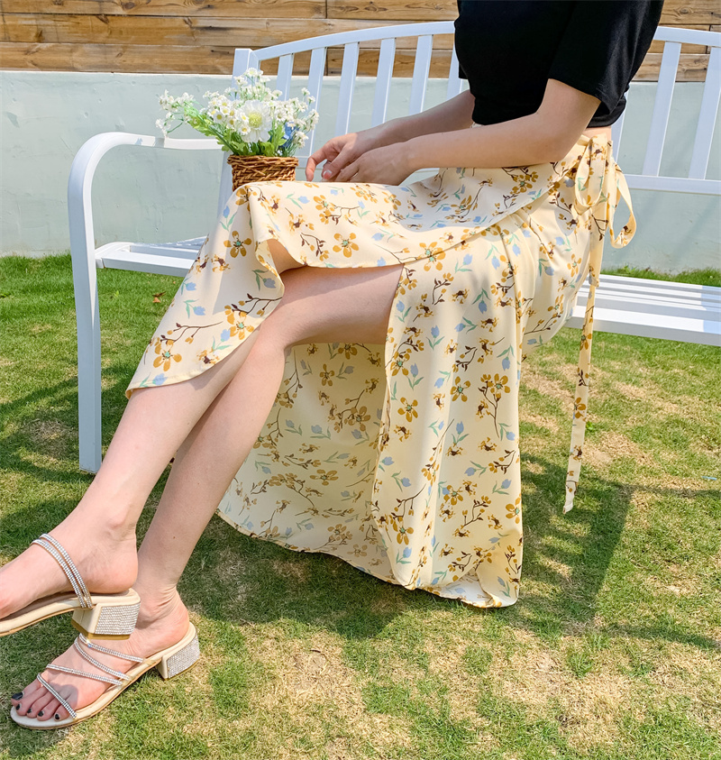 2025 Summer A-Line Floral Beach Skirt for Curvy Hips & Thighs - Irregular Long Design, Perfect for Boho and Y2K Styles 2025 Summer A-Line Floral Beach Skirt for Curvy Hips & Thighs - Irregular Long Design, Perfect for Boho and Y2K Styles