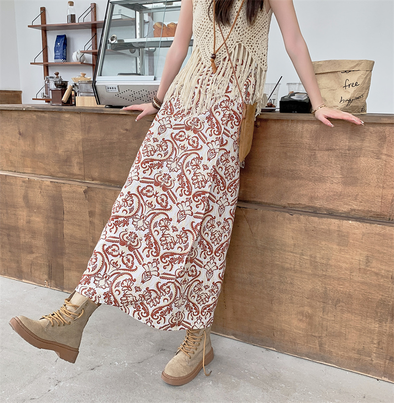 2025 Summer A-Line Floral Beach Skirt for Curvy Hips & Thighs - Irregular Long Design, Perfect for Boho and Y2K Styles 2025 Summer A-Line Floral Beach Skirt for Curvy Hips & Thighs - Irregular Long Design, Perfect for Boho and Y2K Styles