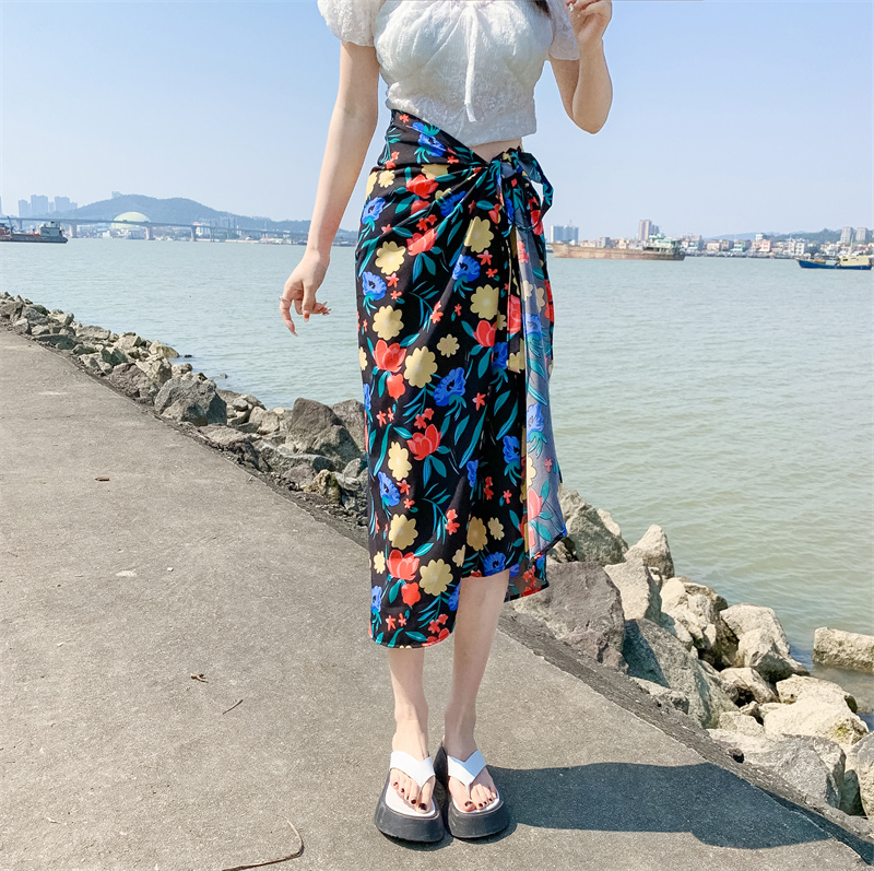 2025 Summer A-Line Floral Beach Skirt for Curvy Hips & Thighs - Irregular Long Design, Perfect for Boho and Y2K Styles 2025 Summer A-Line Floral Beach Skirt for Curvy Hips & Thighs - Irregular Long Design, Perfect for Boho and Y2K Styles