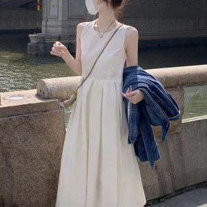 2025 Summer French Romantic Waist-Defined Sleeveless Fairy Long Dress for Petite Sizes - Elegant White Floral Style