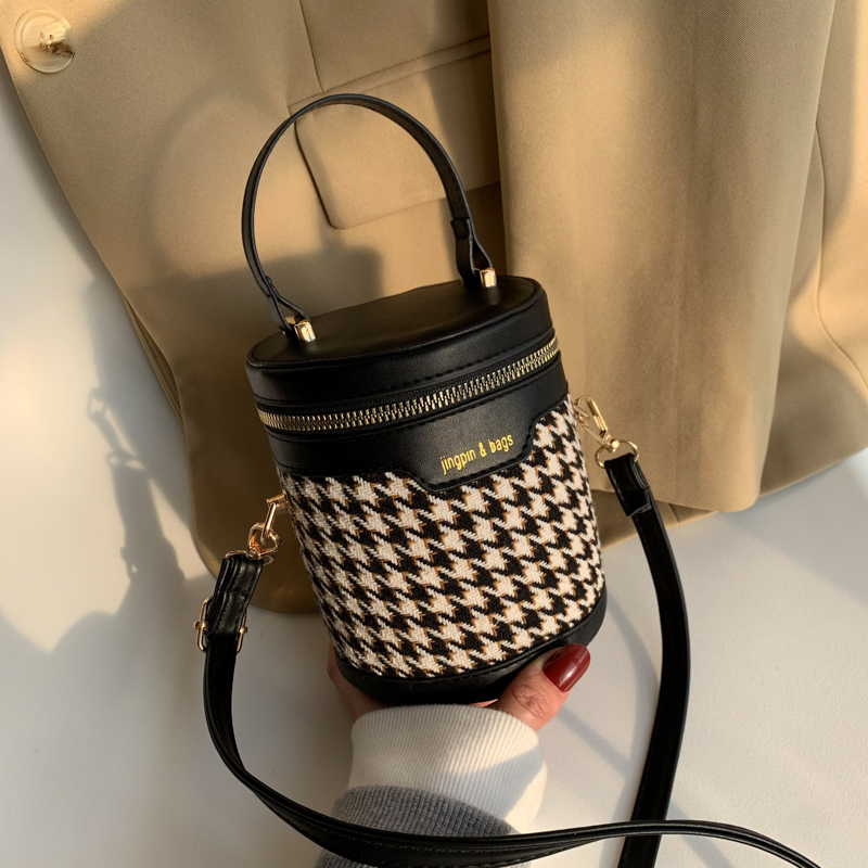 2025 Summer Mini Crossbody Bucket Bag for Women - High-End Instagram Aesthetic Small Handbag