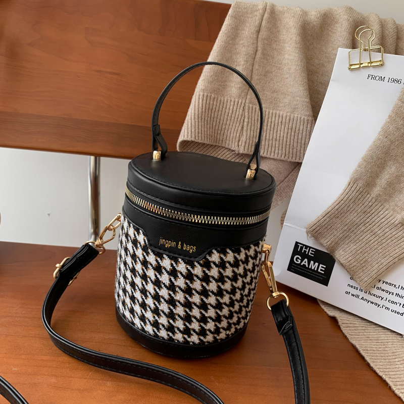 2025 Summer Mini Crossbody Bucket Bag for Women - High-End Instagram Aesthetic Small Handbag