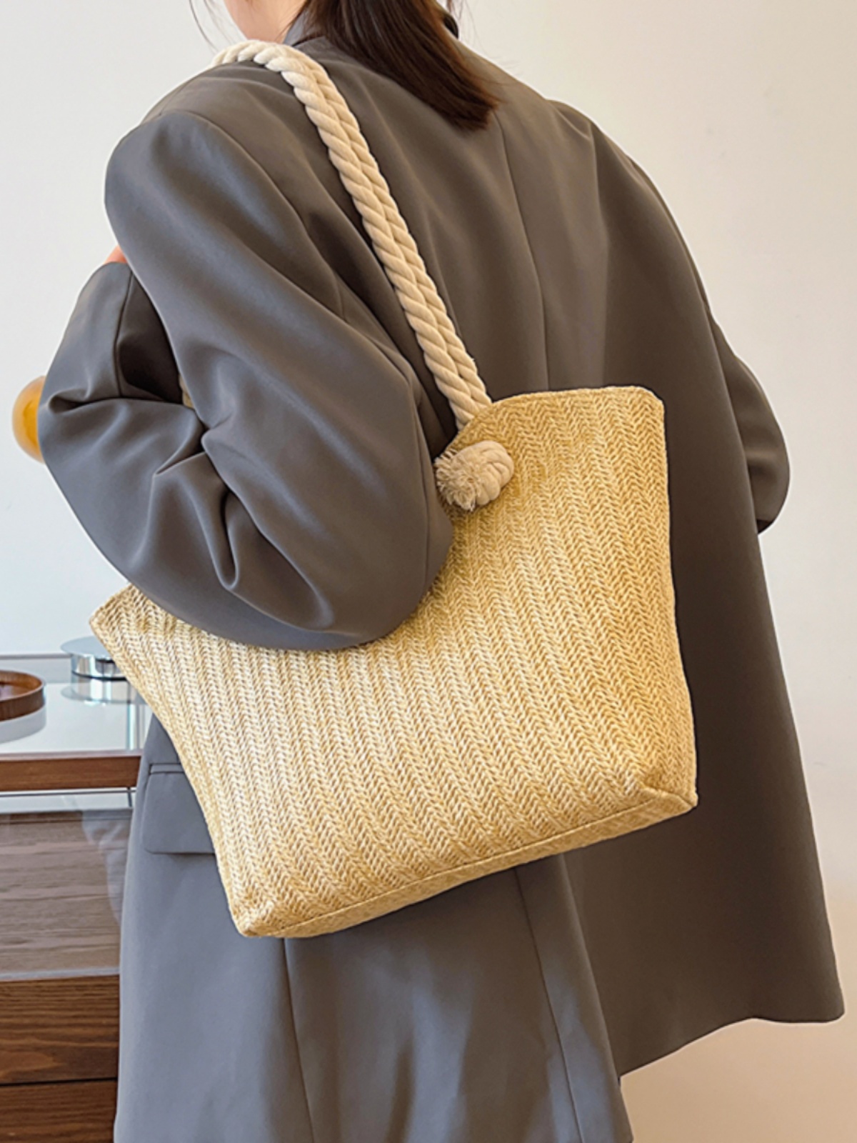 2025 Summer Straw Woven Shoulder Bag for Women - Large Capacity High-Quality Commuting Tote, Trendy Niche Design 2025 Summer Straw Woven Shoulder Bag for Women - Large Capacity High-Quality Commuting Tote, Trendy Niche Design