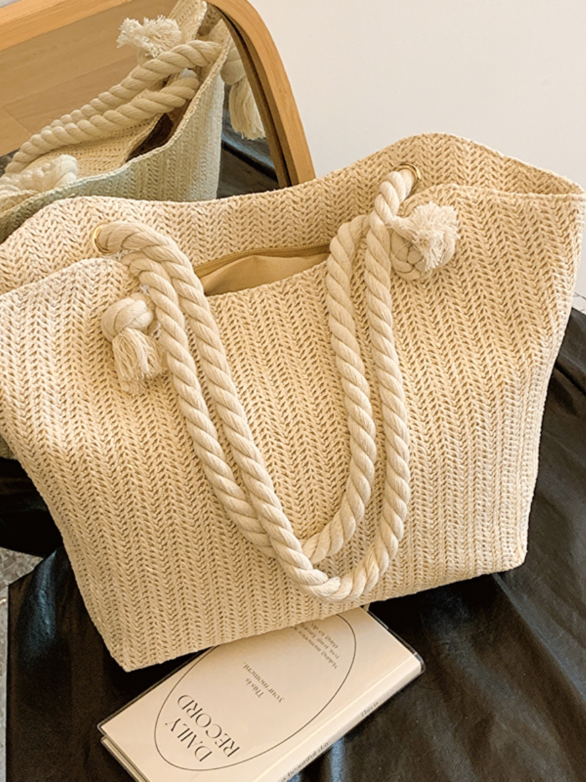 2025 Summer Straw Woven Shoulder Bag for Women - Large Capacity High-Quality Commuting Tote, Trendy Niche Design 2025 Summer Straw Woven Shoulder Bag for Women - Large Capacity High-Quality Commuting Tote, Trendy Niche Design