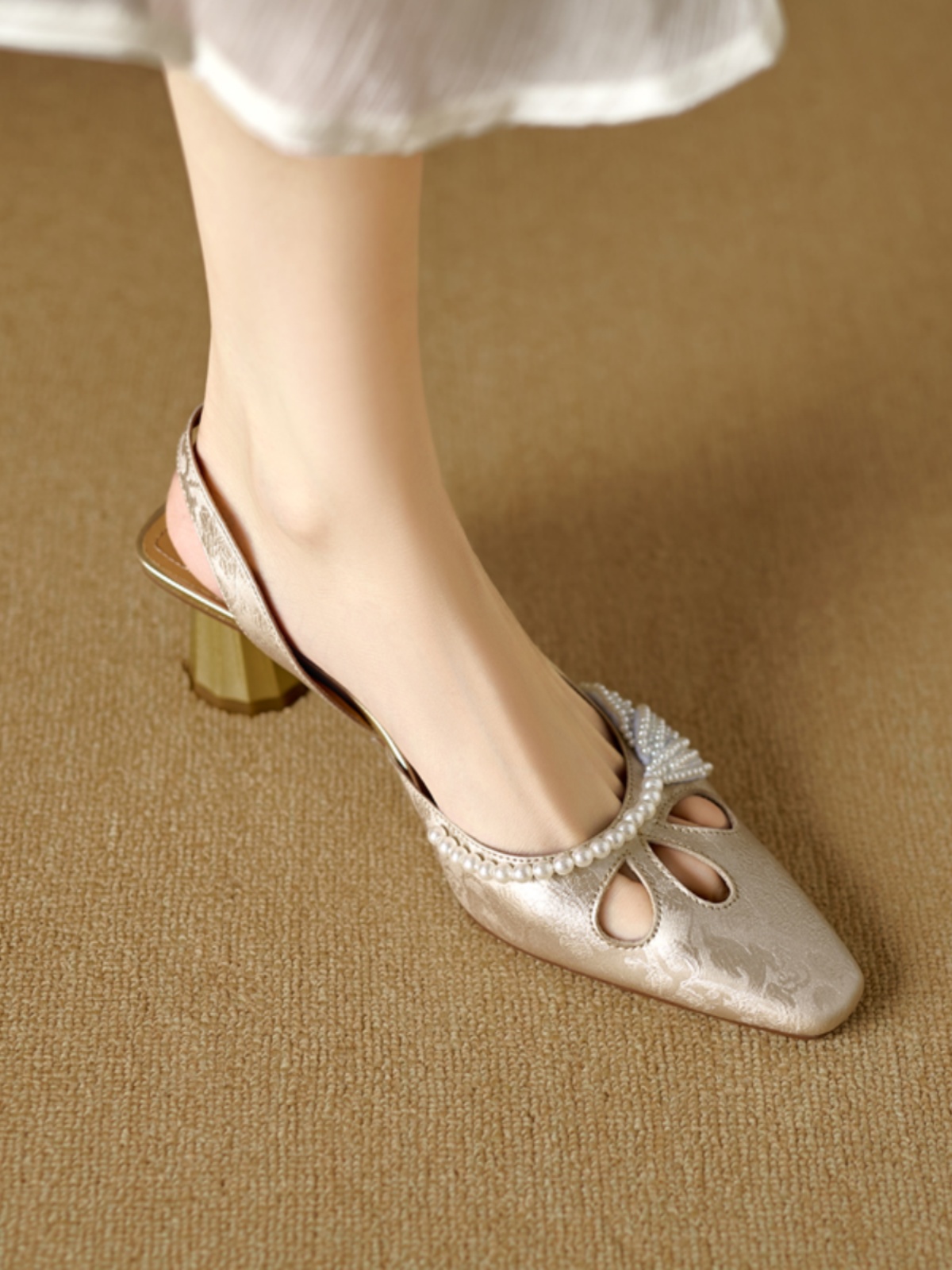 2025 Summer Women's High Heeled Chunky Open Back Sandals - First Layer Cowhide, Pearl Detail, Embroidered National Style 2025 Summer Women's High Heeled Chunky Open Back Sandals - First Layer Cowhide, Pearl Detail, Embroidered National Style