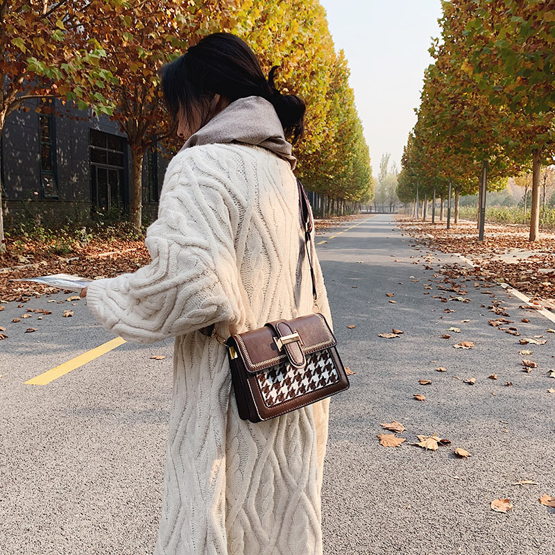 2025 Trendy Women's Small Handbag - Versatile Square Crossbody Bag with Wide Strap for Spring and Summer Fashion 2025 Trendy Women's Small Handbag - Versatile Square Crossbody Bag with Wide Strap for Spring and Summer Fashion