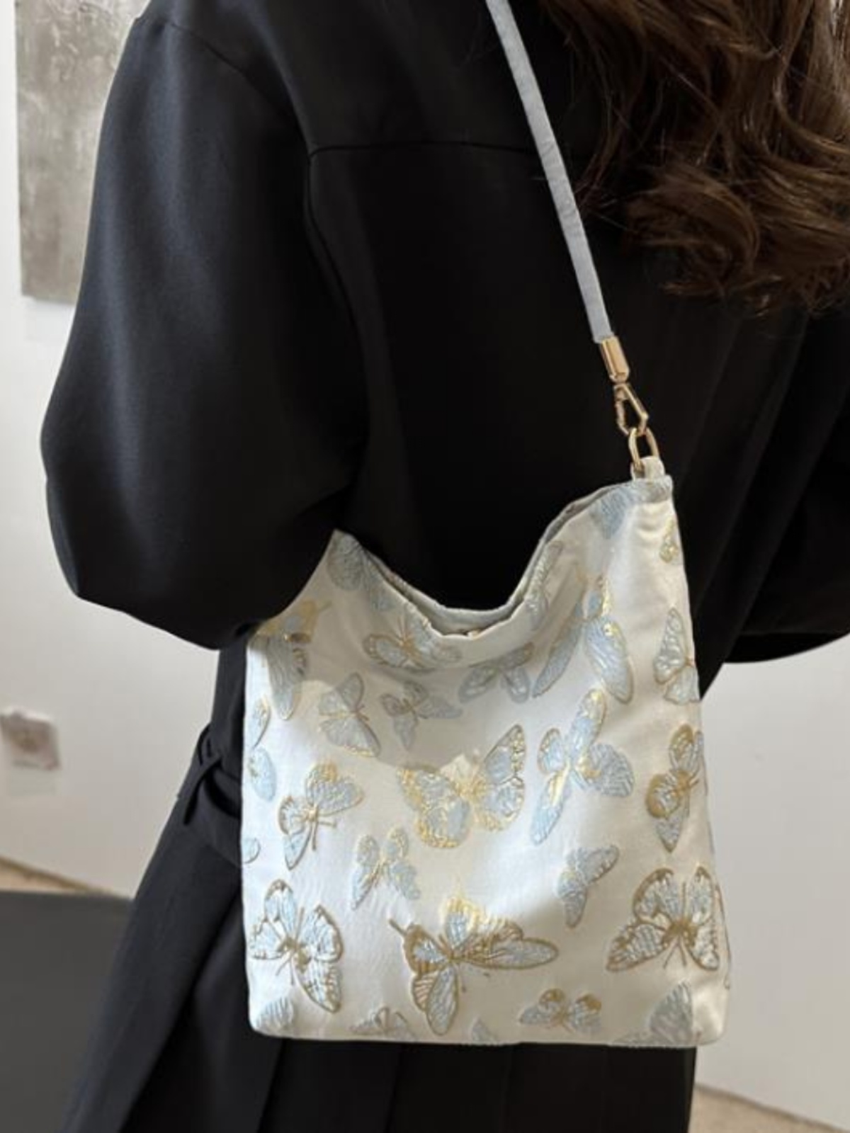 2025 Women's Chinese-Style Bucket Bag - Versatile Casual Shoulder Bag with Large Capacity for Commuting and Everyday Use 2025 Women's Chinese-Style Bucket Bag - Versatile Casual Shoulder Bag with Large Capacity for Commuting and Everyday Use