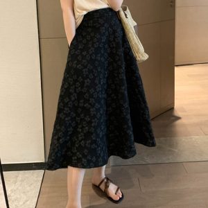 3D Relief Floral Umbrella Skirt with Pockets, High-Waisted A-Line, Vintage Black and White, Women's Spring Summer Fashion