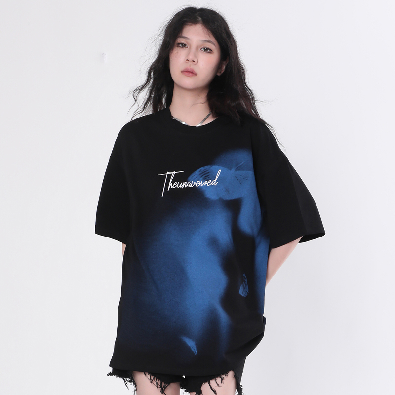 Abstract Butterfly Graphic Short Sleeve T-Shirt for Women - Trendy Hip-Hop Loose Fit Tee Inspired by Nature and Niche Designs