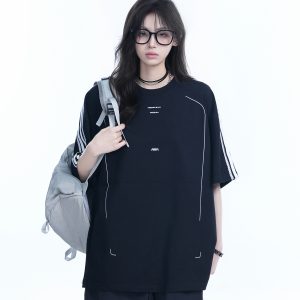 American Retro Black Short-Sleeve T-Shirt for Women – Loose Fit, Summer Casual Tee with Trendy Graphic Design