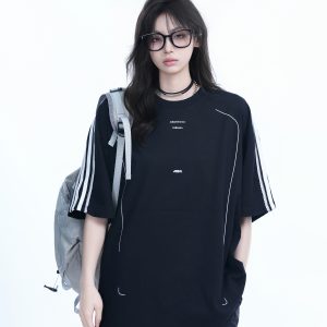 American Retro Black Short-Sleeve T-Shirt for Women – Loose Fit, Summer Casual Tee with Trendy Graphic Design