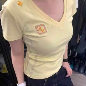 American Retro Embroidered V-Neck Short Sleeve T-Shirt for Women - Summer 2025 Slim Fit Cropped Top, Sexy Y2K Style