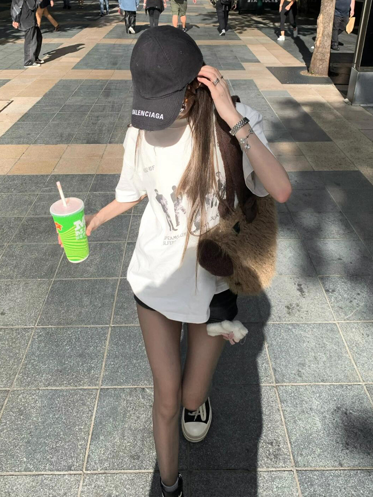 American Retro Hand-Drawn Couple Portrait Oversized T-Shirt for Women - Summer Short Sleeve Pure Cotton Loose Top American Retro Hand-Drawn Couple Portrait Oversized T-Shirt for Women - Summer Short Sleeve Pure Cotton Loose Top