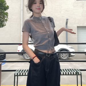 American Retro Knitted Cardigan for Women - Gray Short-Sleeve Slim Fit T-Shirt, Casual Summer Style Top