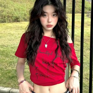 American Retro Off-Shoulder Short-Sleeve Women's Summer Letter Print Red T-Shirt - Trendy Loose Slim Fit Top for Y2K Style