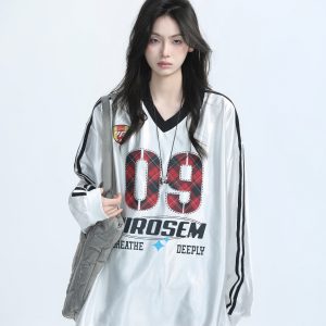 American Retro Oversized White Long Sleeve T-Shirt for Women - Cozy Polo Jersey Sweatshirt with Mountain Quote for Autumn Fashion