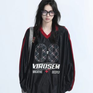 American Retro Oversized White Long Sleeve T-Shirt for Women - Cozy Polo Jersey Sweatshirt with Mountain Quote for Autumn Fashion