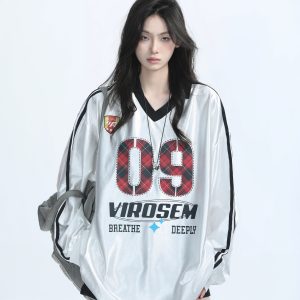 American Retro Oversized White Long Sleeve T-Shirt for Women - Cozy Polo Jersey Sweatshirt with Mountain Quote for Autumn Fashion