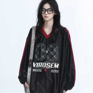 American Retro Oversized White Long Sleeve T-Shirt for Women - Cozy Polo Jersey Sweatshirt with Mountain Quote for Autumn Fashion