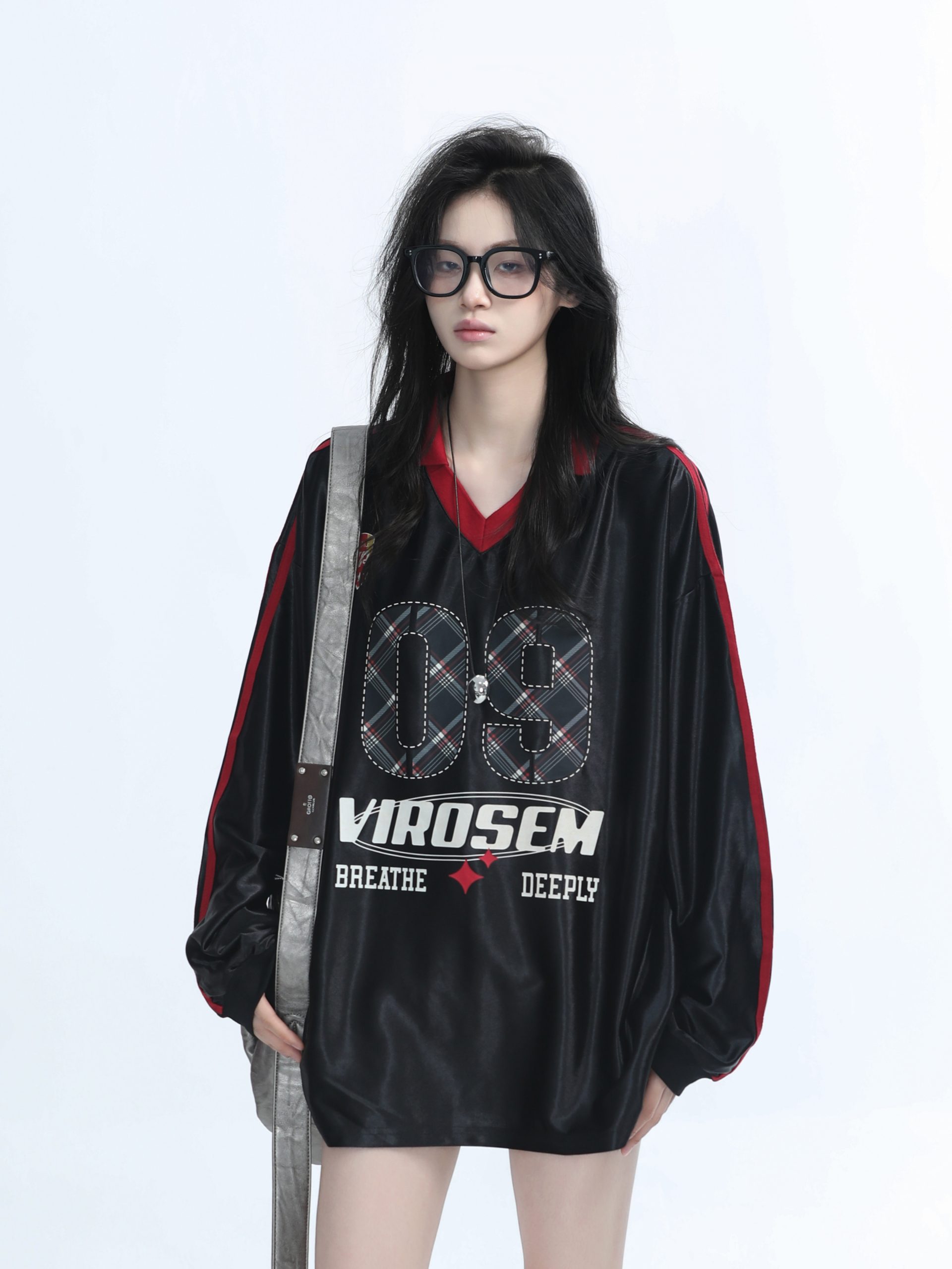 American Retro Oversized White Long Sleeve T-Shirt for Women - Cozy Polo Jersey Sweatshirt with Mountain Quote for Autumn Fashion American Retro Oversized White Long Sleeve T-Shirt for Women - Cozy Polo Jersey Sweatshirt with Mountain Quote for Autumn Fashion