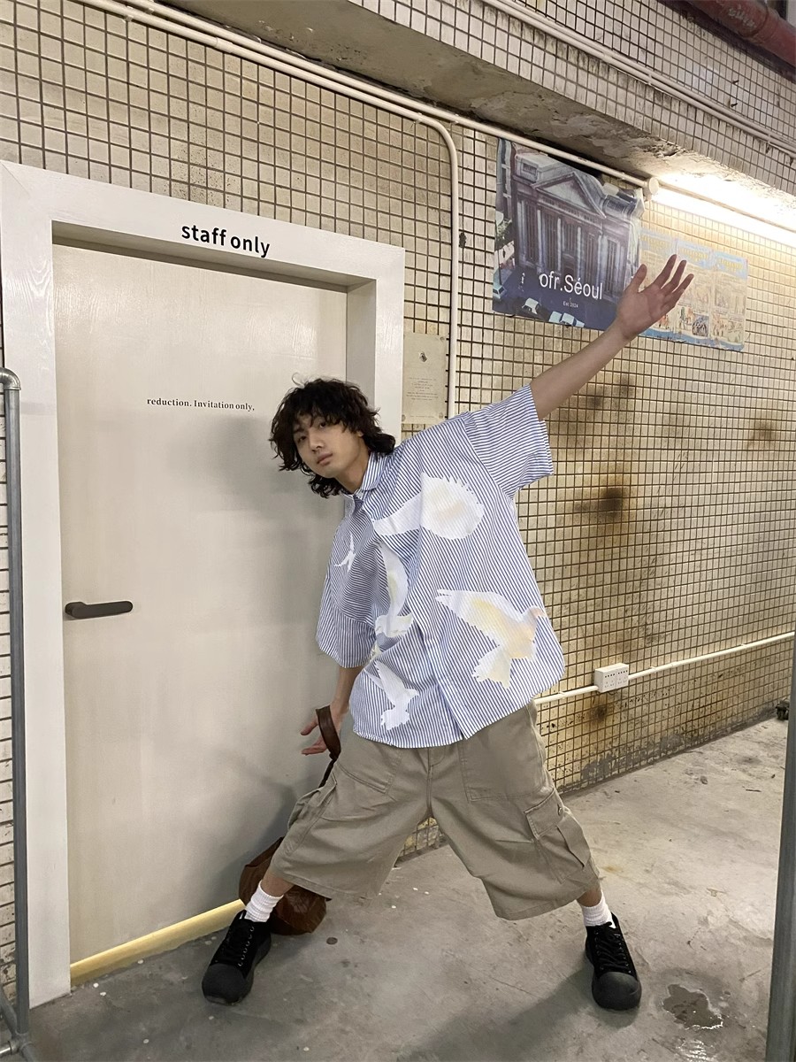 American Retro Pigeon Print Striped Short Sleeve Shirt for Men & Women - Summer Casual Loose Fit Trendy Top American Retro Pigeon Print Striped Short Sleeve Shirt for Men & Women - Summer Casual Loose Fit Trendy Top