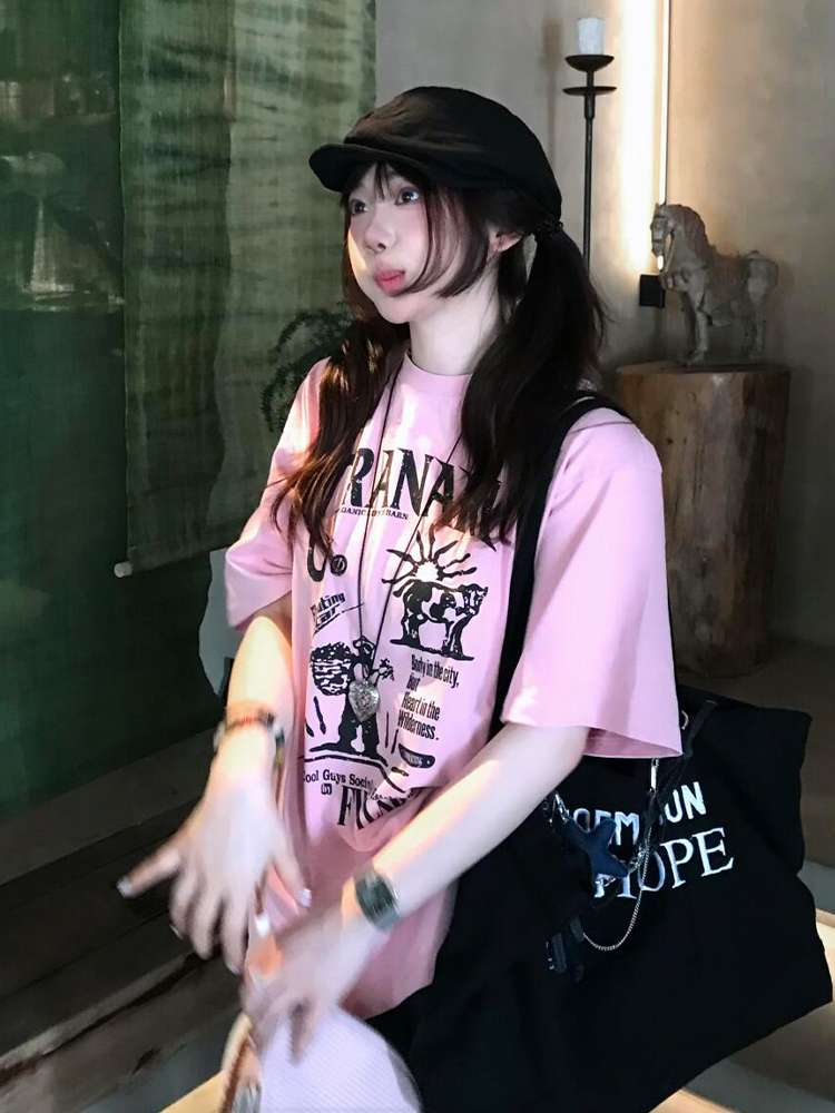 American Retro Pink Short-Sleeve Women's Summer Heavyweight T-Shirt with Illustration Letter Print - Casual College Style Top American Retro Pink Short-Sleeve Women's Summer Heavyweight T-Shirt with Illustration Letter Print - Casual College Style Top