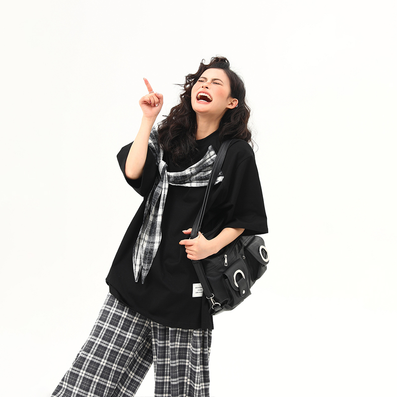 American Retro Short-Sleeve T-Shirt for Women - Wild A-Zi Shawl Design, Loose Fit, Summer Versatile Style