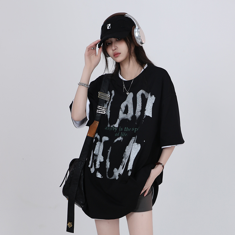 American Retro Short-Sleeve T-Shirt for Women, Summer Loose Fit, Niche Couple Graphic Tee, Vintage-Inspired Mountain Design