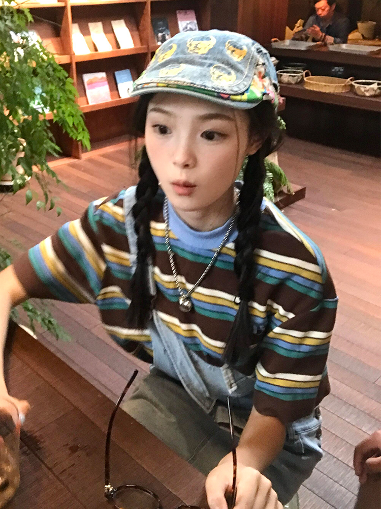 American Retro Striped Short Sleeve Casual Color-Blocking T-Shirt for Women - Summer Loose Fit College Style Top American Retro Striped Short Sleeve Casual Color-Blocking T-Shirt for Women - Summer Loose Fit College Style Top