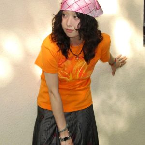 American Retro Summer Lily Print T-Shirt for Women, Round Neck, Short Sleeves, Slim Fit, 90s Inspired Orange Top