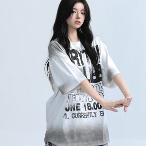 American Retro Tie-Dye Red Short Sleeve T-Shirt for Women - Heavy-Duty Loose Fit Summer Tee with Mountain Graphic Design