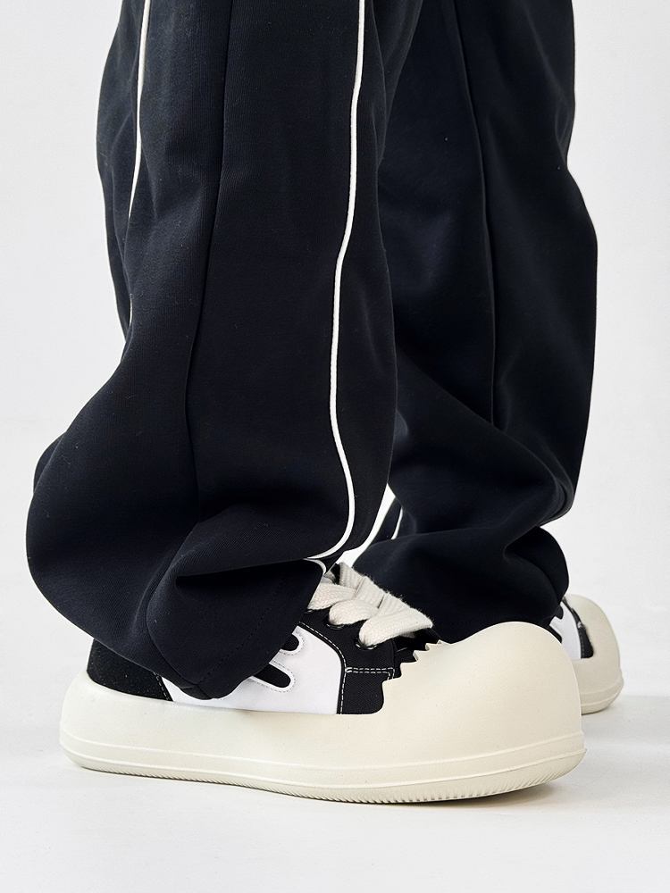 American-Style Mickey Mouse Head Canvas Sneakers - Unisex Sports Loafers with Milk-Flavored Sole and Raised Toe American-Style Mickey Mouse Head Canvas Sneakers - Unisex Sports Loafers with Milk-Flavored Sole and Raised Toe