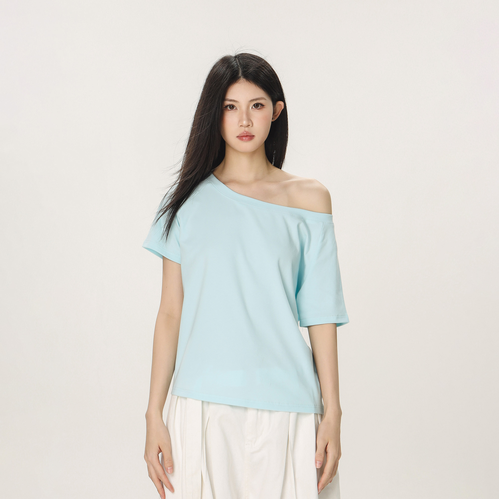 American Style Slouchy Loose Short Sleeve T-shirt for Women - Summer Off-Shoulder Casual Top, Beer Team Captain Design