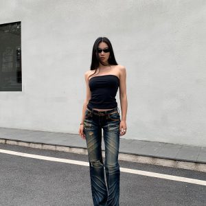 Anti-Industrialization Low-Rise Jeans with Bombing Leg Shape for a Unique Cowboy Heavy Industry Look