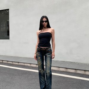 Anti-Industrialization Low-Rise Jeans with Bombing Leg Shape for a Unique Cowboy Heavy Industry Look