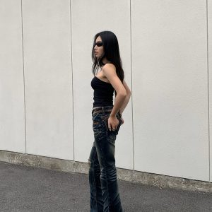 Anti-Industrialization Low-Rise Jeans with Bombing Leg Shape for a Unique Cowboy Heavy Industry Look