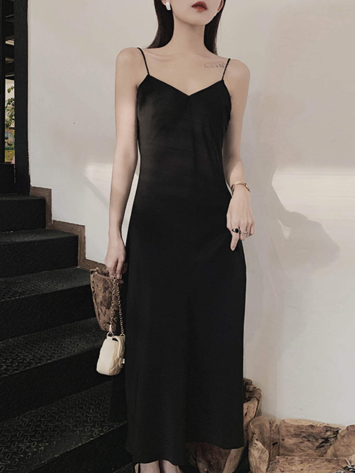 Asymmetrical Fishtail Spaghetti Strap Dress, Wrinkle-Resistant Chiffon, V-Neck, Mid-Length A-Line Dress for Spring and Summer Asymmetrical Fishtail Spaghetti Strap Dress, Wrinkle-Resistant Chiffon, V-Neck, Mid-Length A-Line Dress for Spring and Summer