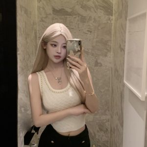 Autumn Slim Fit Knitted Camisole for Women - Flattering Small Fragrant Wind Design, Trendy Internet Celebrity Style